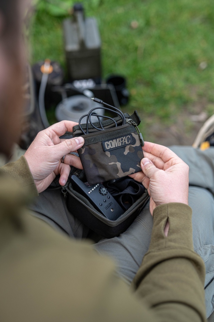 Korda Compac 100 Tackle Pouch Dark Kamo
