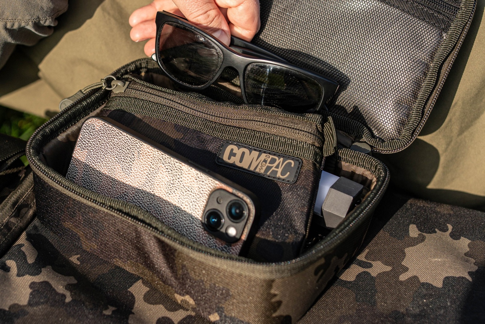 Korda Compac 125 Tackle Pouch Dark Kamo