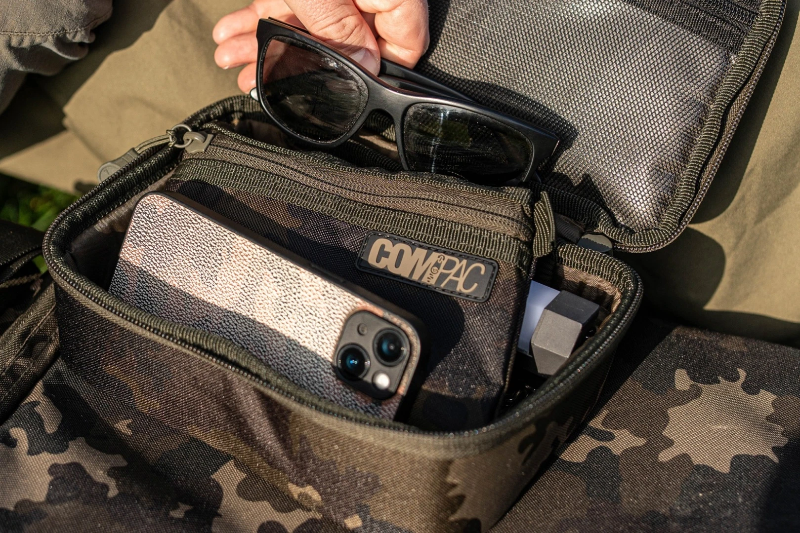 Korda Compac 125 Tackle Pouch Dark Kamo