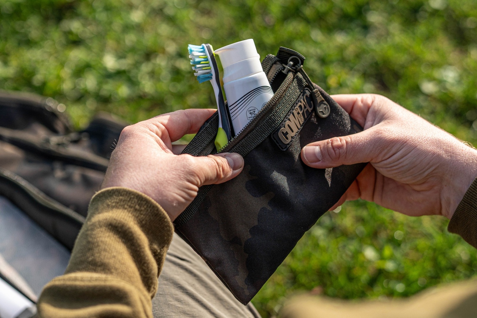 Korda Compac 125 Tackle Pouch Dark Kamo