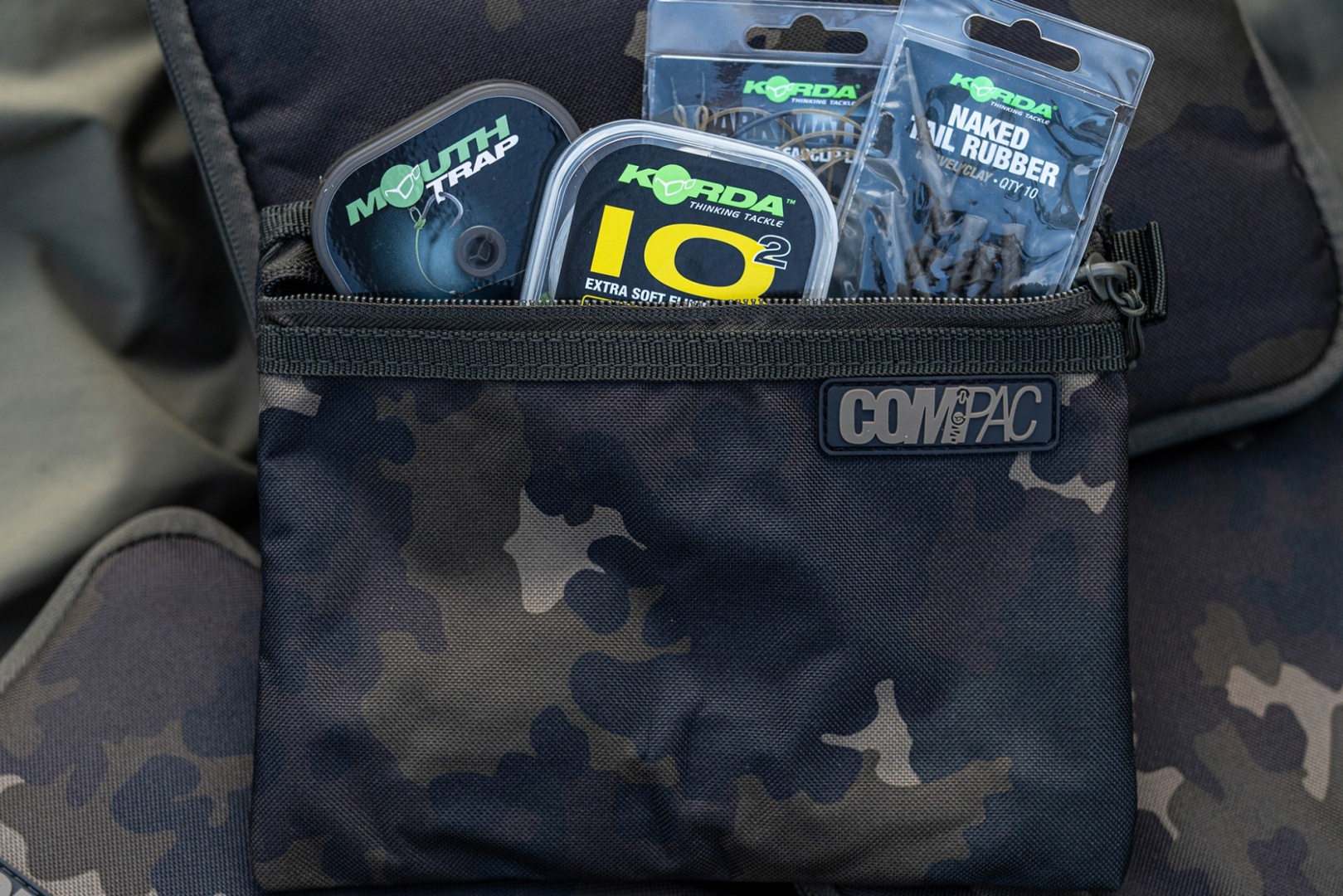Korda Compac 200 Tackle Pouch Dark Kamo
