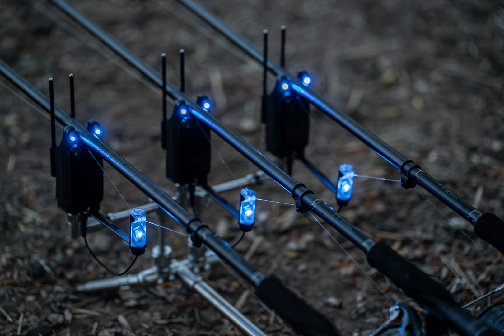 DELKIM SmartLite Presentation Set - Set of 3 Multi-Coloured Illuminating Hangers