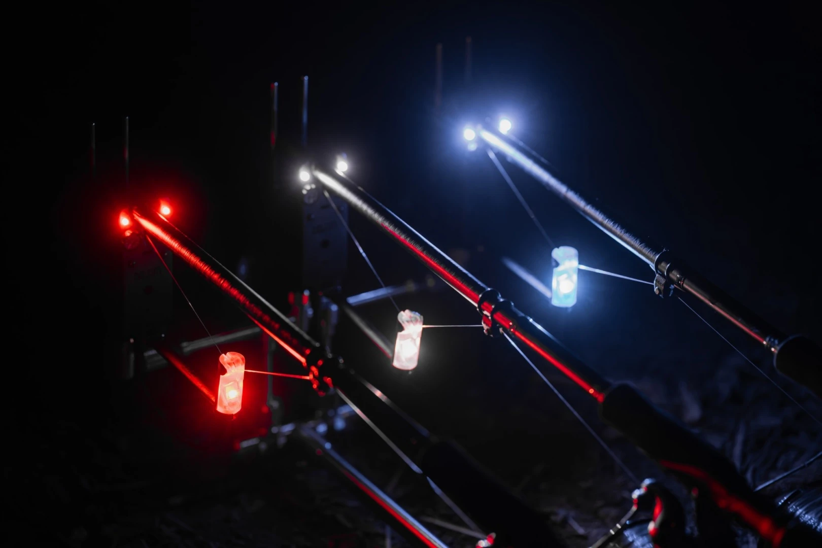 DELKIM SmartLite Presentation Set - Set of 3 Multi-Coloured Illuminating Hangers