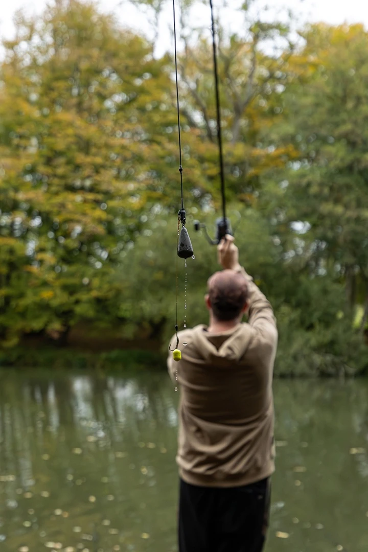 Fox Edges Heli Dumpy Leads