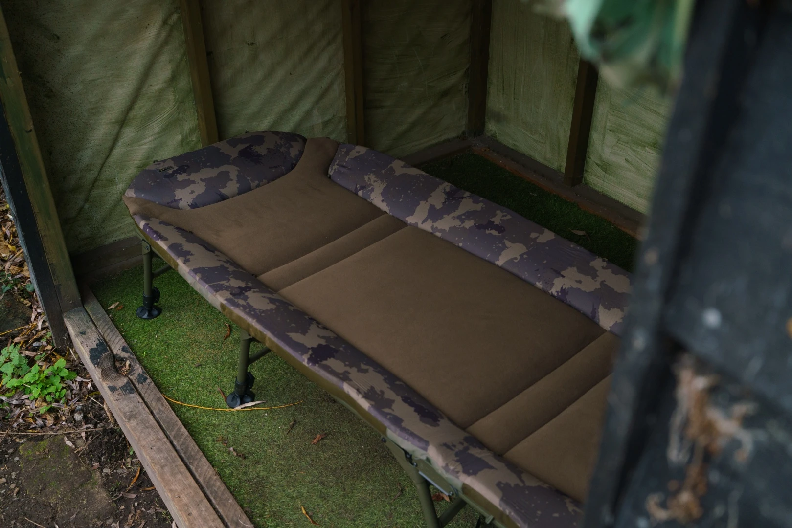 Solar Worldwide Bedchair Standard 6 Leg
