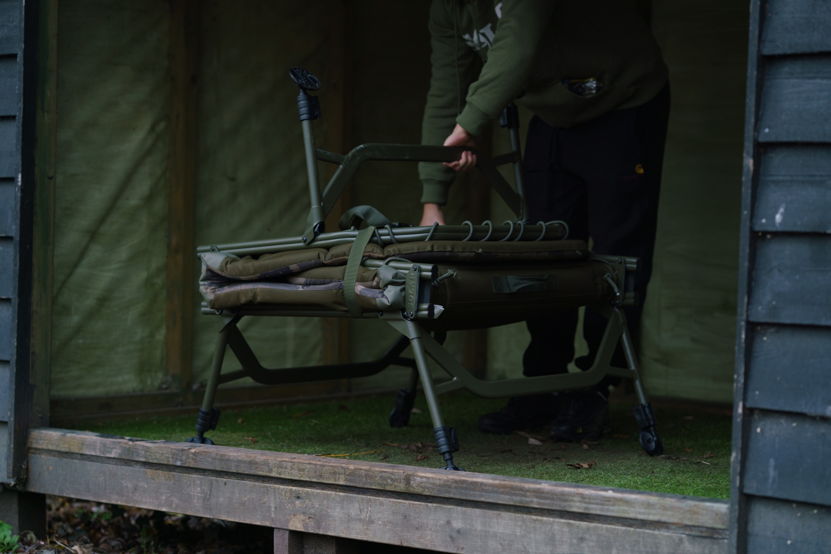 Solar Worldwide Bedchair Standard 6 Leg