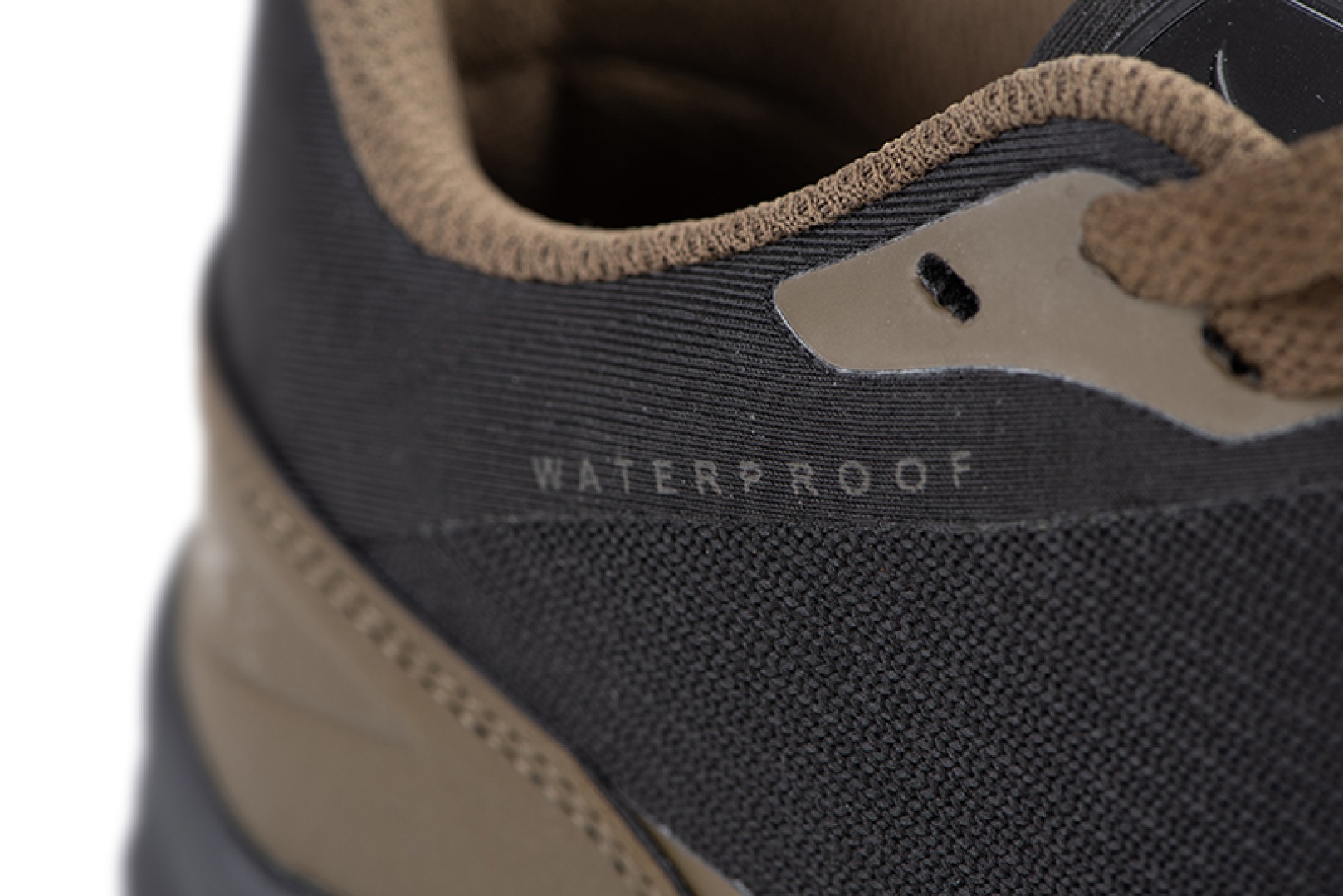 Fox Explorer Trainers V2