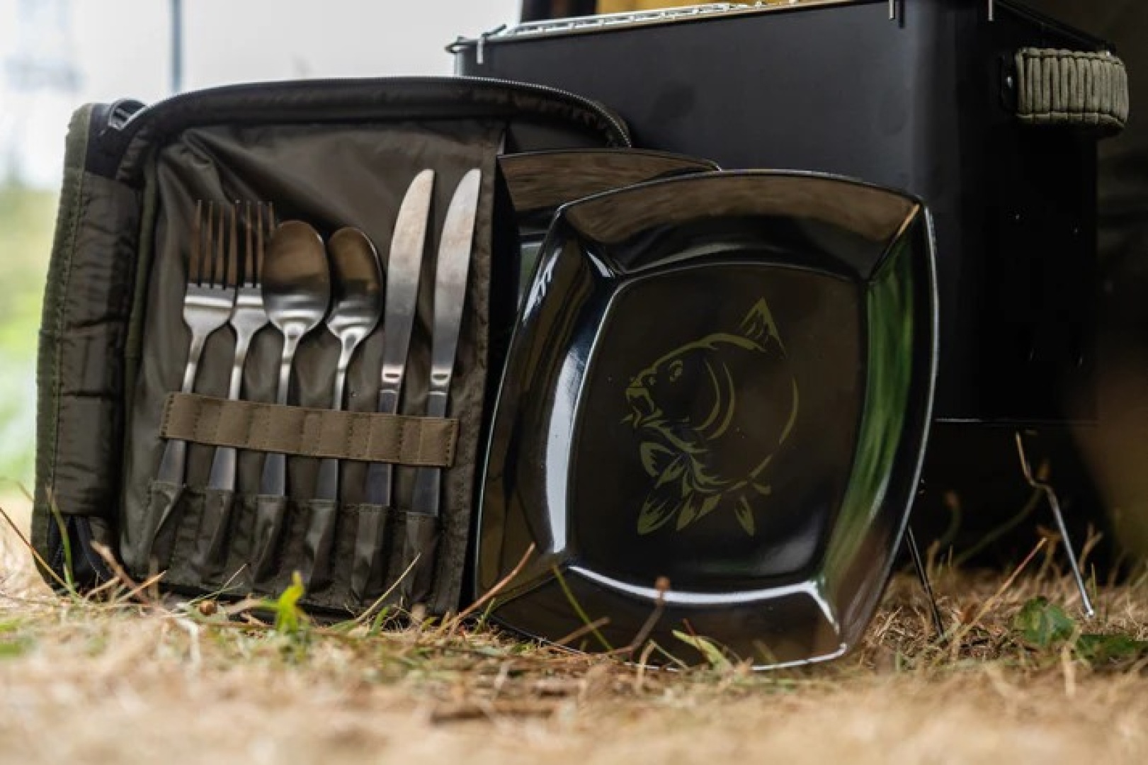 Nash Bank Life Dining Set