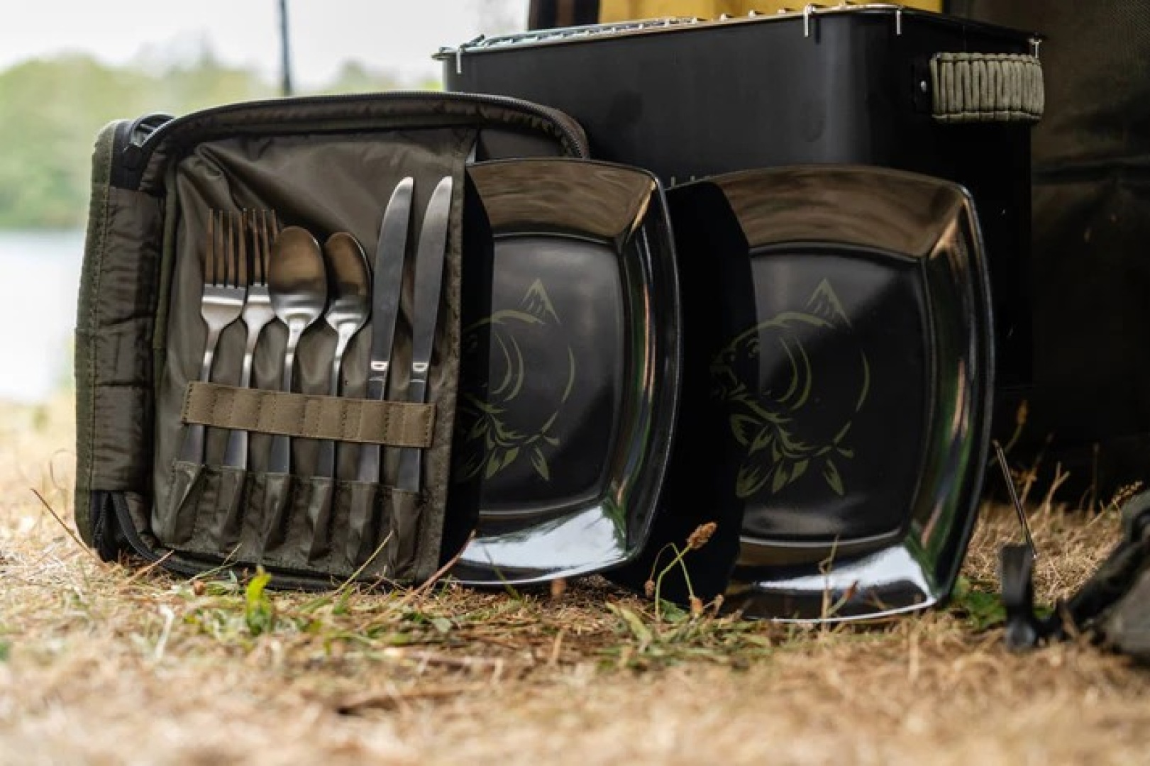 Nash Bank Life Dining Set