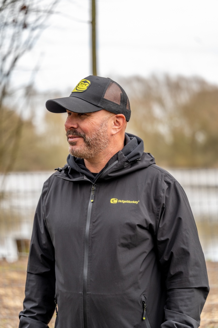 RidgeMonkey APEarel Classic Trucker Cap - Black