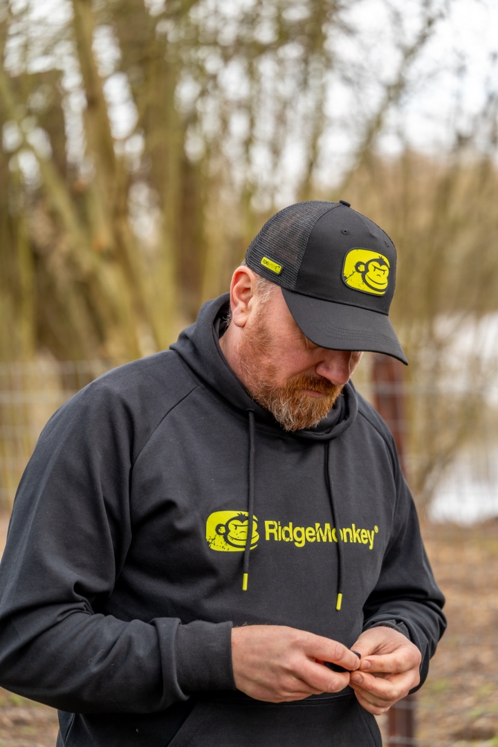 RidgeMonkey APEarel Classic Trucker Cap - Black