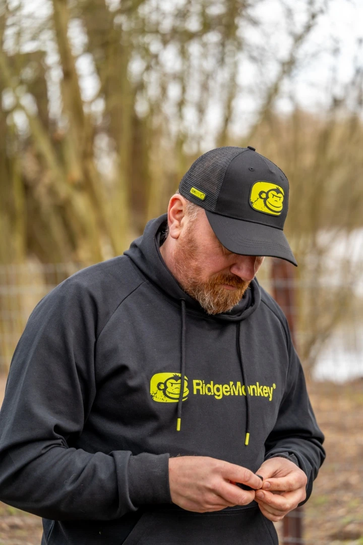 RidgeMonkey APEarel Classic Trucker Cap - Black