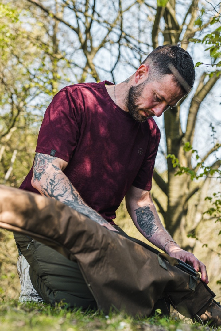 Korda TK Digi Kamo T-Shirt - Burgundy 