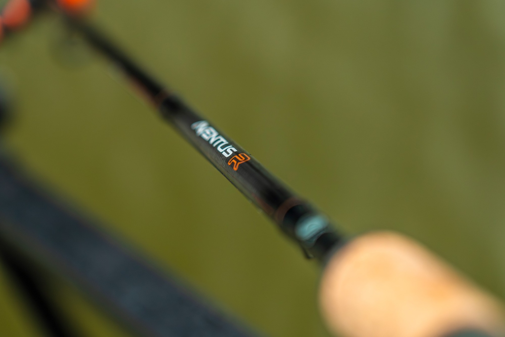 GURU Aventus R Distance Feeder 11 ft / 100 g