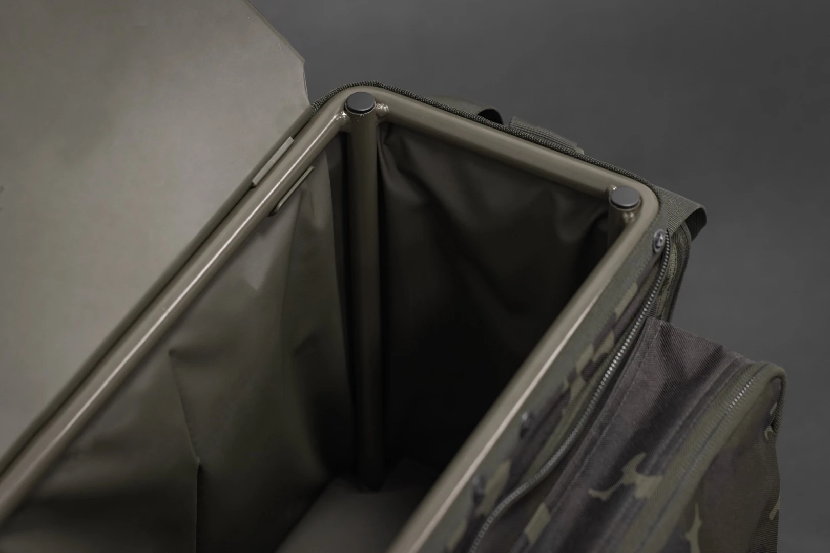 Korda Compac Framed Carryall Small - Dark Kamo
