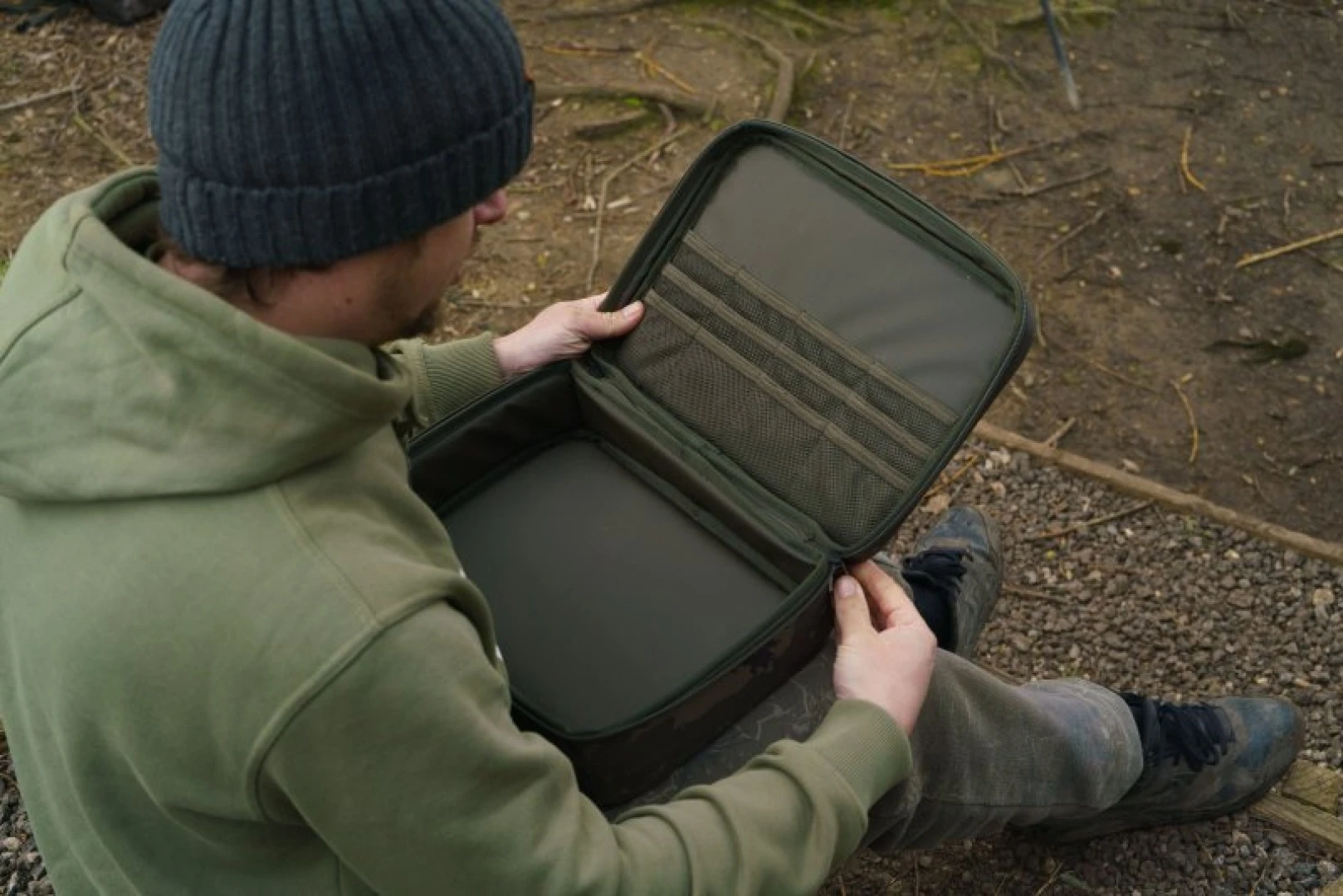 Solar Worldwide Tackle Station - Large