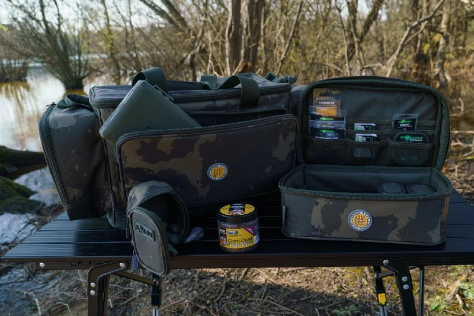 Solar Worldwide Tackle Station