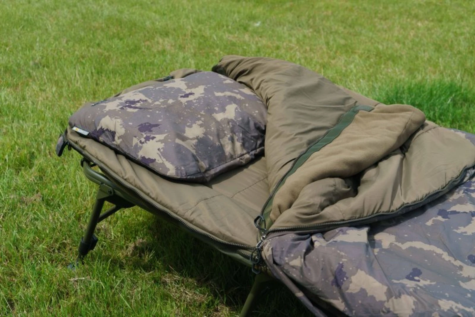 Solar Worldwide Pillow XL