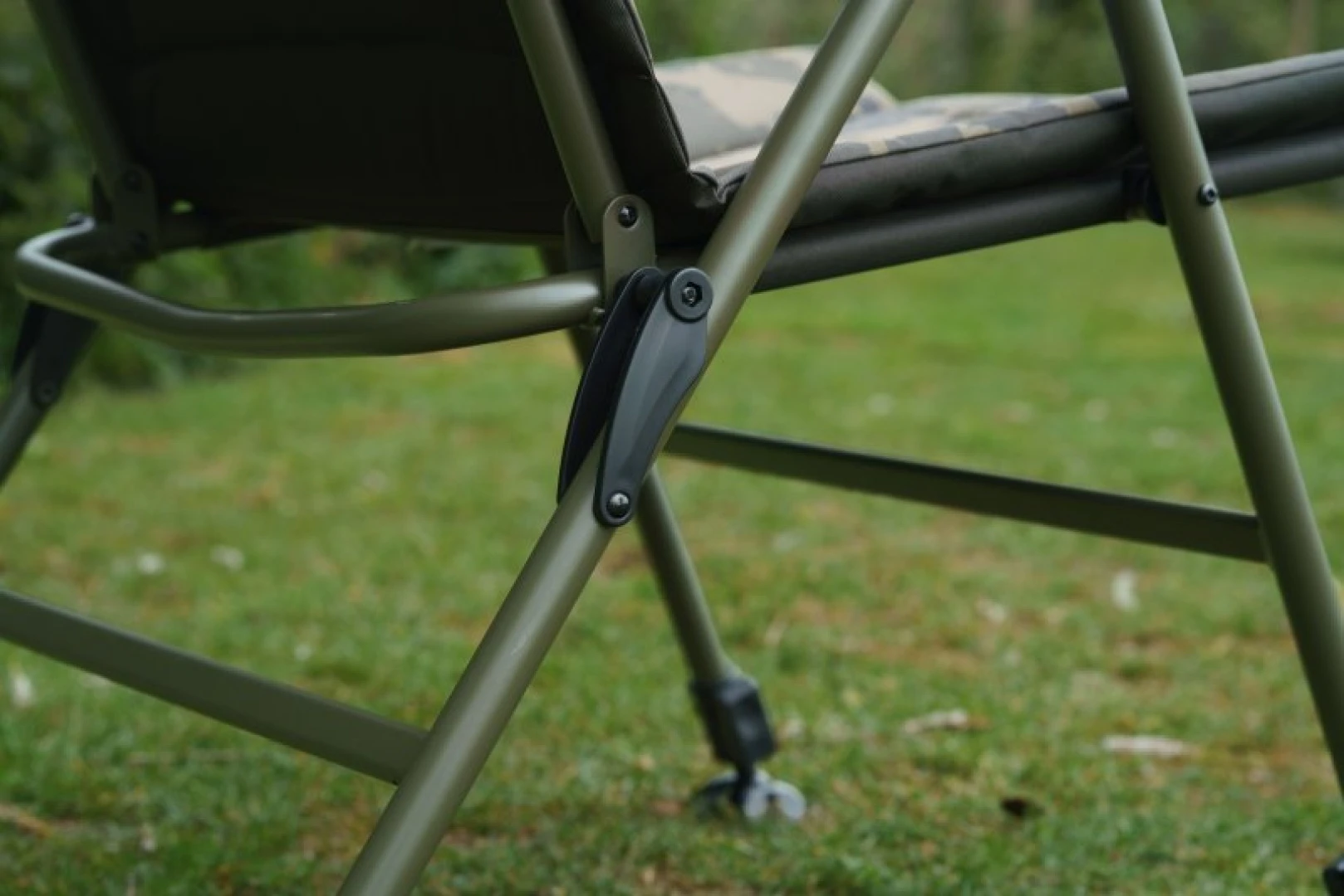 Solar Worldwide Recliner - High