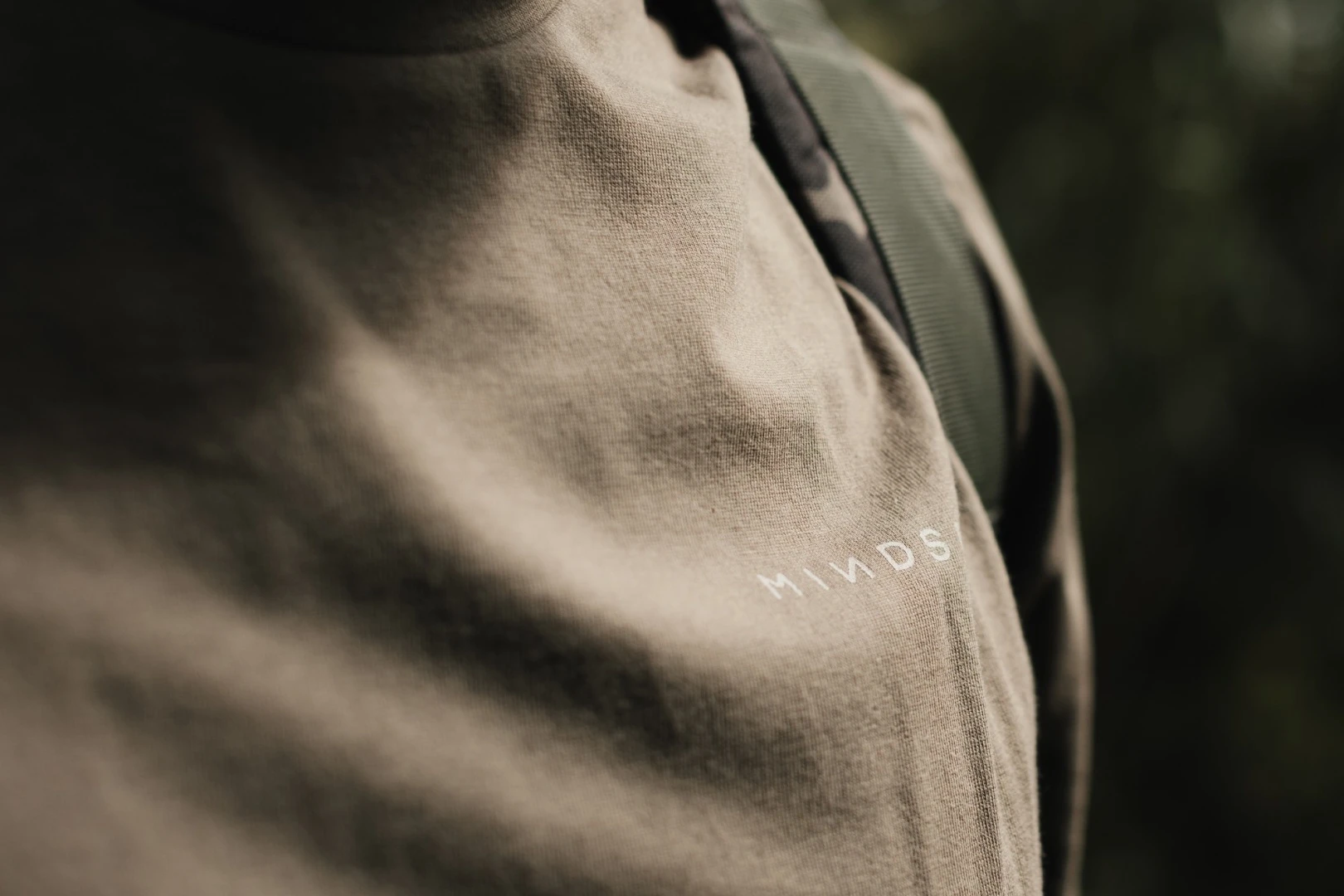 Korda Mindset Minimal LS T-Shirt - Dark Olive - Mindset Minimal LS Tee | Tmavá oliva M