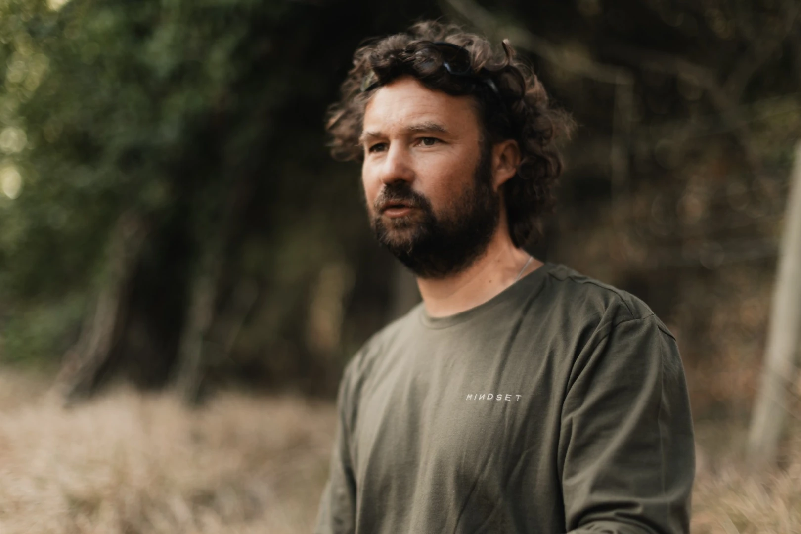 Korda Mindset Minimal LS T-Shirt - Dark Olive - Mindset Minimal LS Tee | Tmavá oliva M