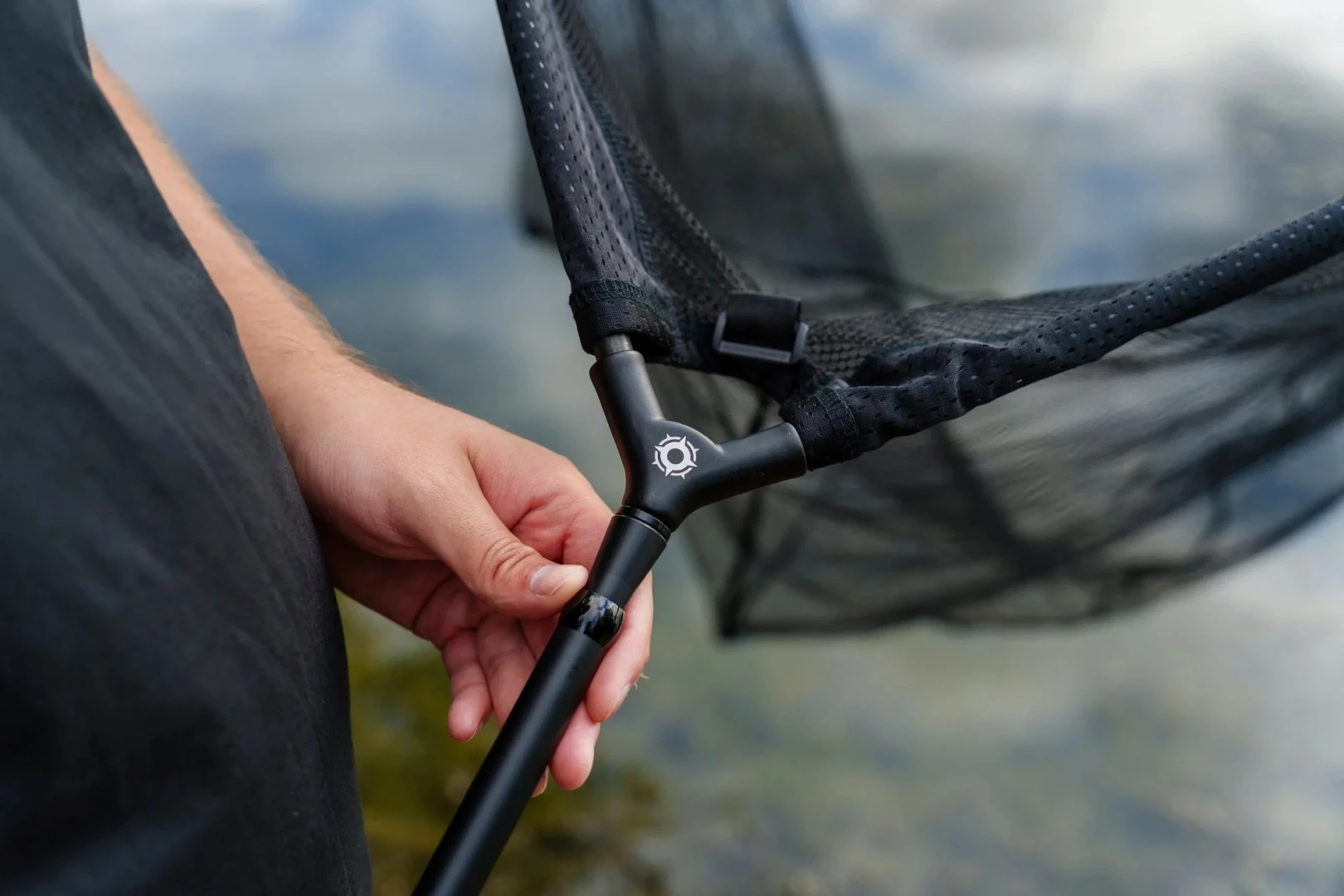 Nash Scope Sawn Off Retract Landing Net 42 42