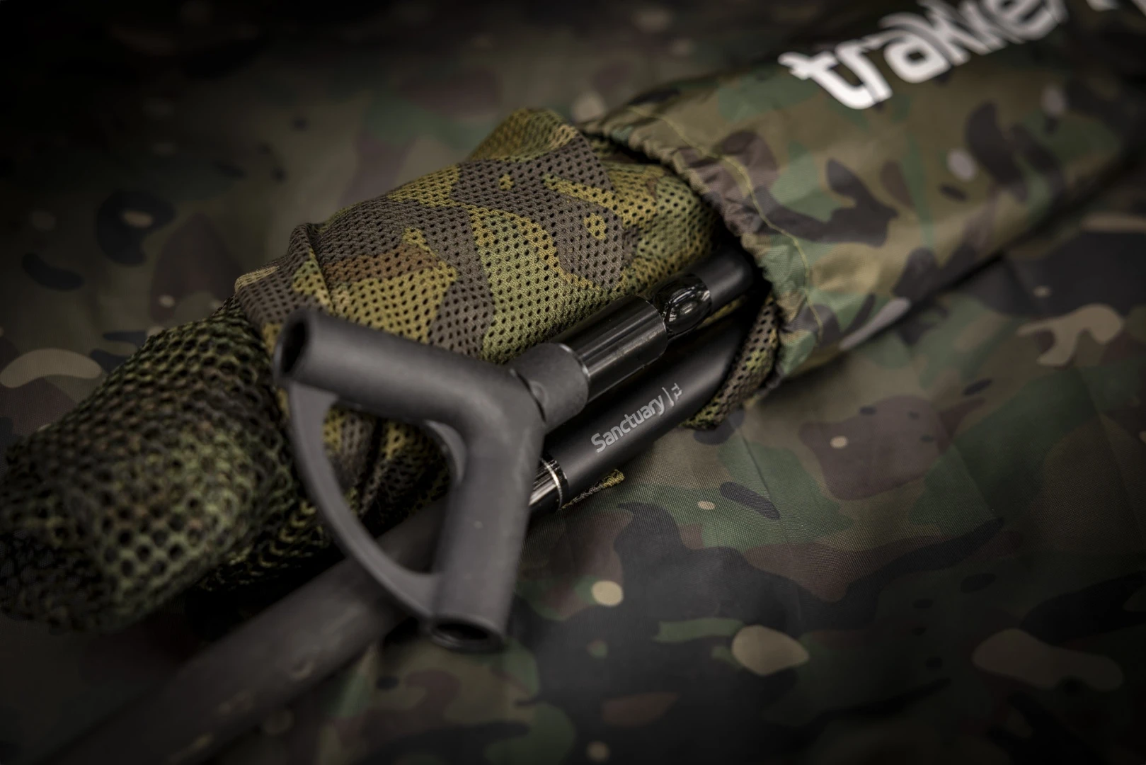 Trakker Sanctuary T1 Landing Net - Camo 42 in