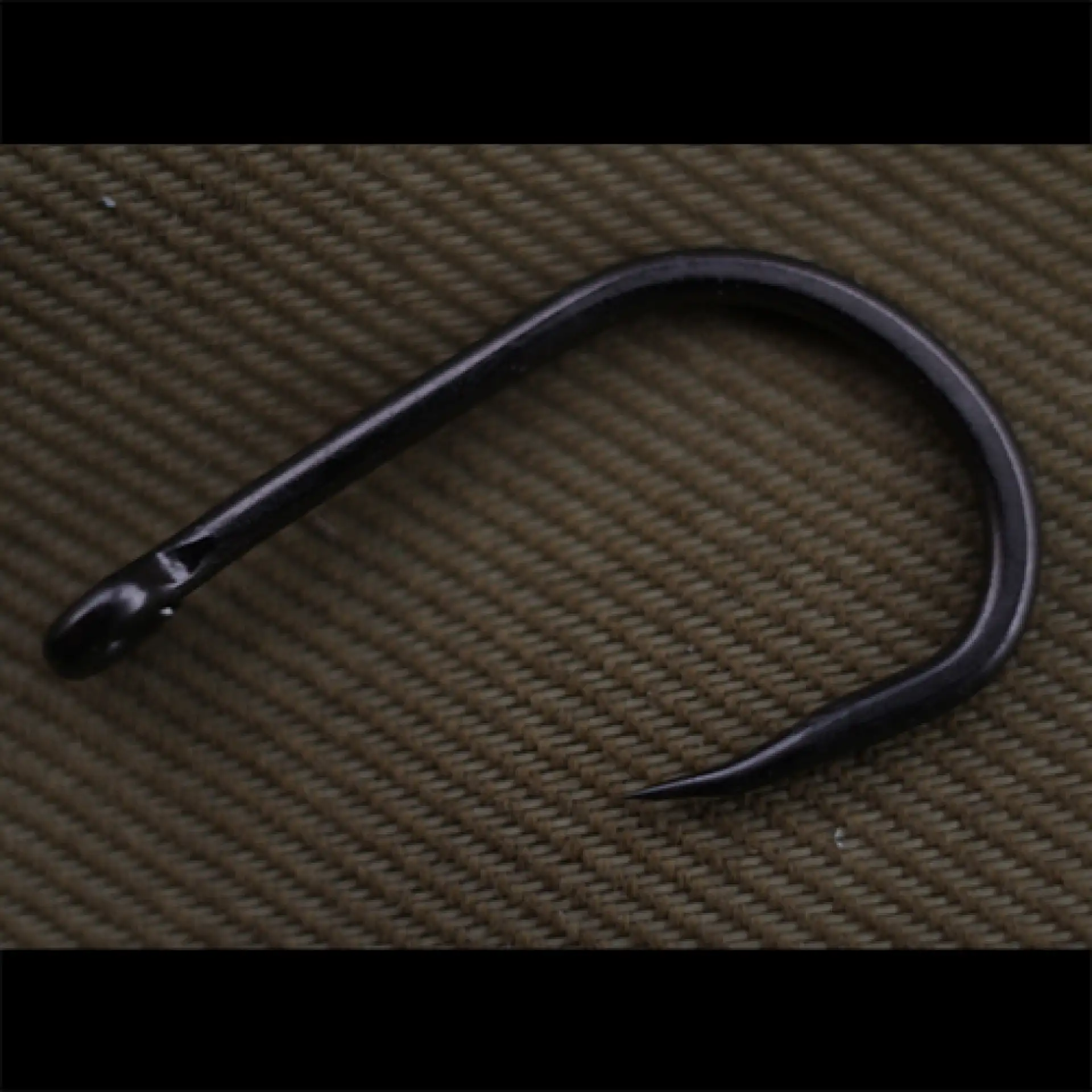 Gardner Covert Dark Wide Gape Talon Tip Hook Barbless